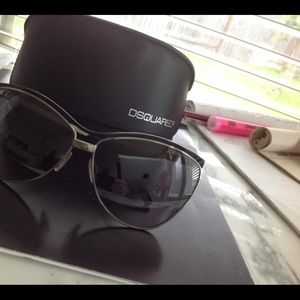 DSQUARED sunglasses